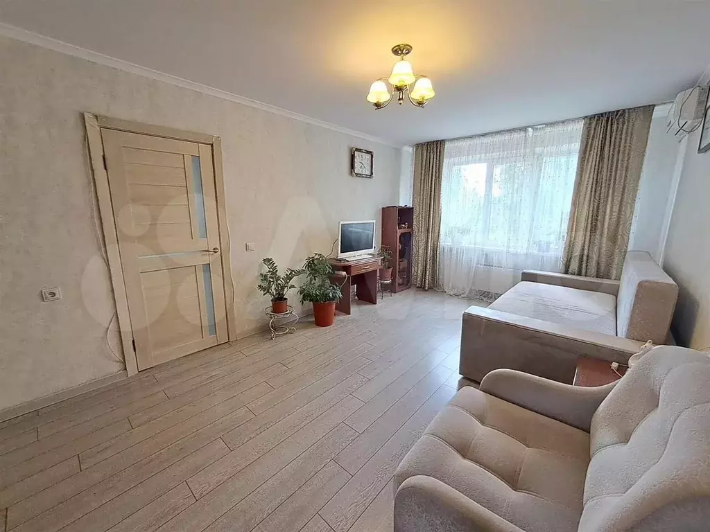 1-к. квартира, 40 м, 1/14 эт. - Фото 1