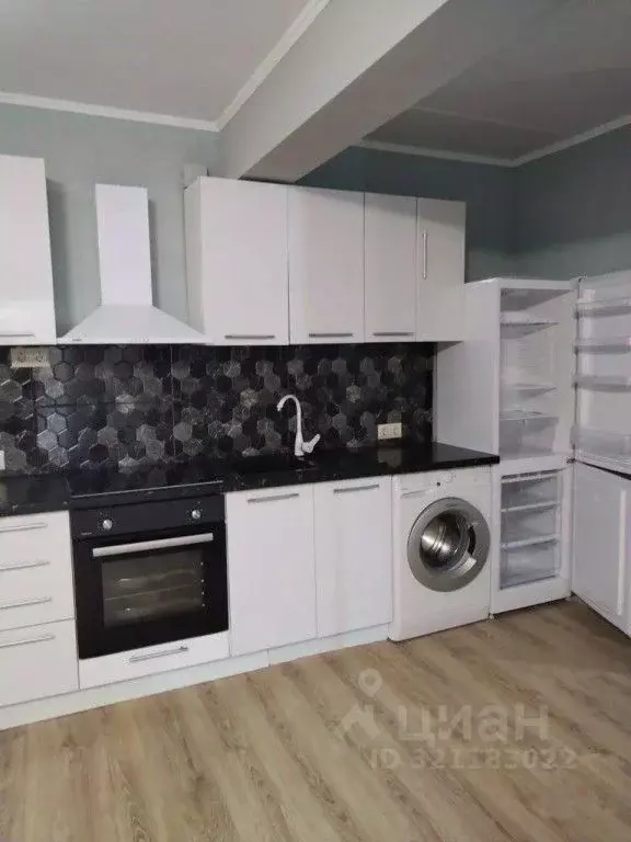 1-к кв. Крым, Евпатория городской округ, Мирный пгт ул. Сырникова, 31Б ... - Фото 1
