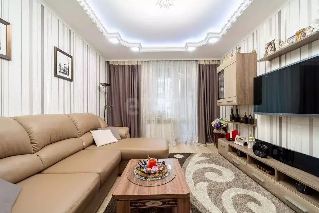 2-к кв. Санкт-Петербург Кременчугская ул., 11К1 (65.6 м) - Фото 0