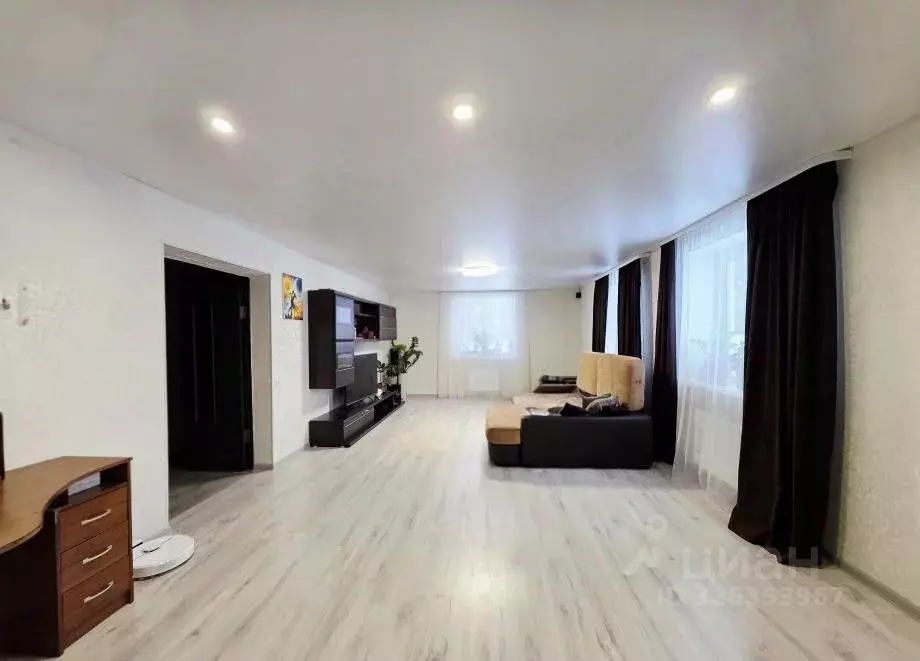 Дом в Пермский край, Александровск Яйва пгт, ул. Ломоносова, 14 (271 ... - Фото 1