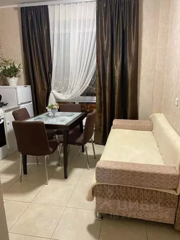 1-к кв. Тюменская область, Тюмень ул. Муравленко, 1 (43.0 м) - Фото 1