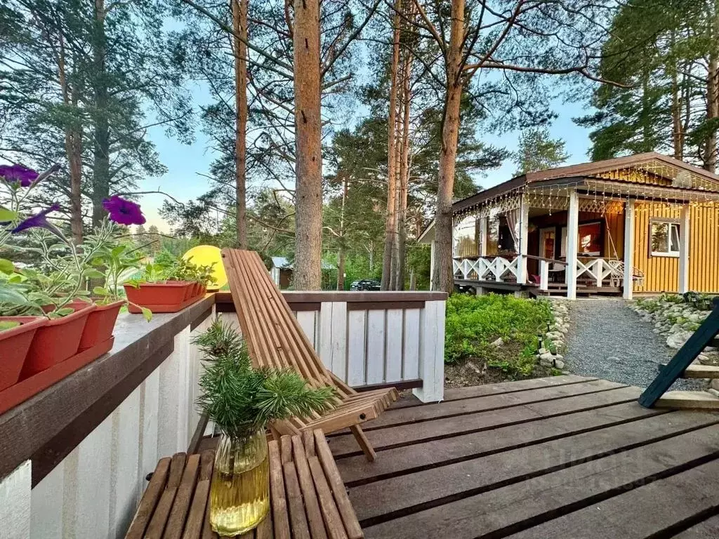 Дом в Карелия, Лахденпохский муниципальный округ, пос. Коконниэми ул. ... - Фото 1