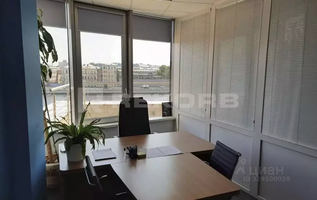Офис в Санкт-Петербург Петроградская наб., 22 (85 м) - Фото 1