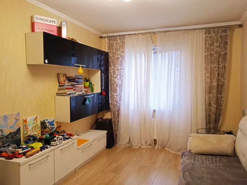 3-к кв. Санкт-Петербург пос. Шушары, ул. Вишерская, 22 (85.0 м) - Фото 1