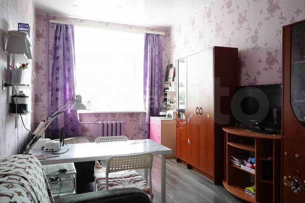 Комната 17,4 м в 8-к., 2/4 эт. - Фото 0