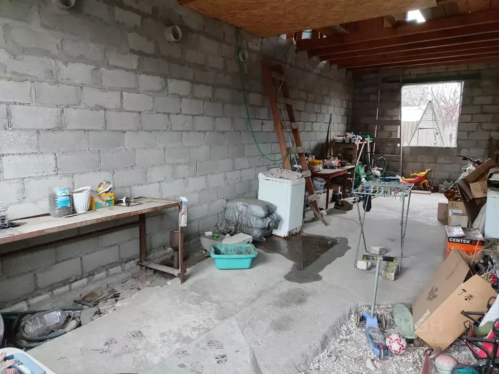 Дом в Волгоградская область, Волгоград ул. 2-я Лескова (200 м) - Фото 0