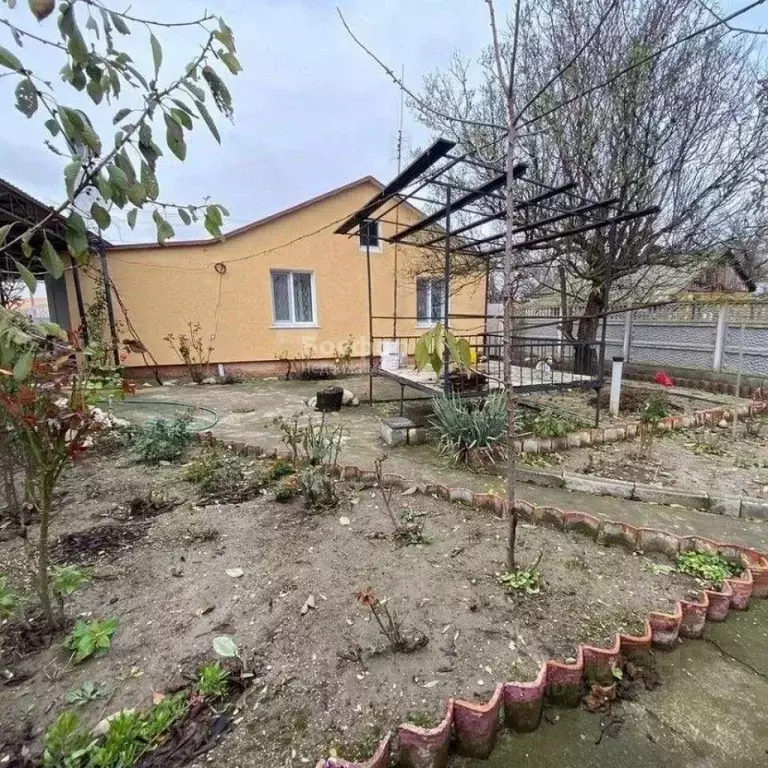 Дом в Крым, Кировский район, Токаревское с/пос, с. Шубино ул. Ленина ... - Фото 1