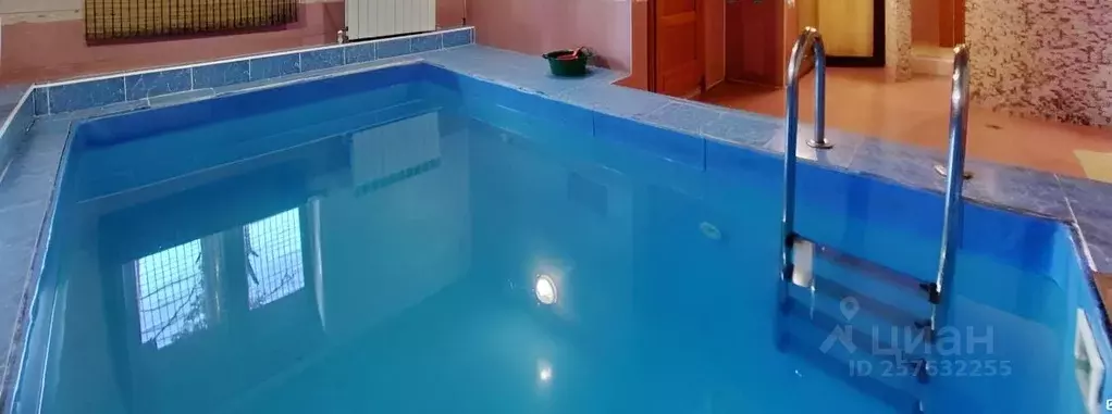 Дом в Свердловская область, Екатеринбург пер. Кустовой, 14Б (150 м) - Фото 1