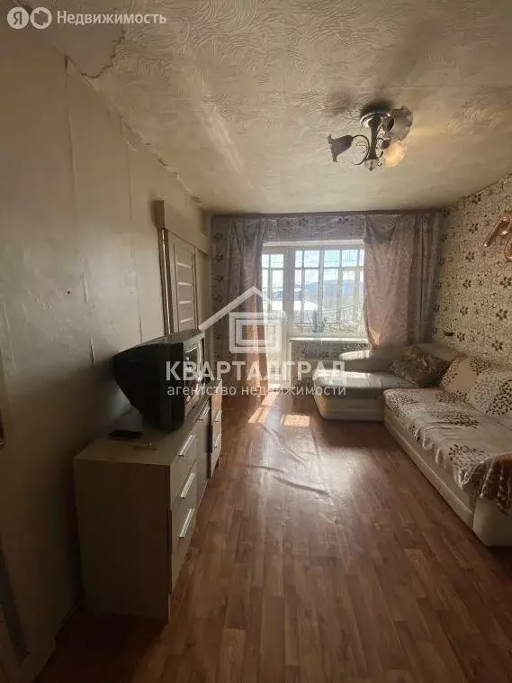 3-комнатная квартира: Саяногорск, микрорайон Советский, 27 (47.4 м) - Фото 1