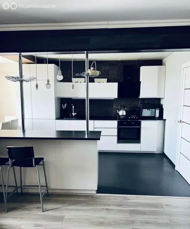 2-комнатная квартира: Ейск, улица Калинина, 73/4 (90 м) - Фото 1