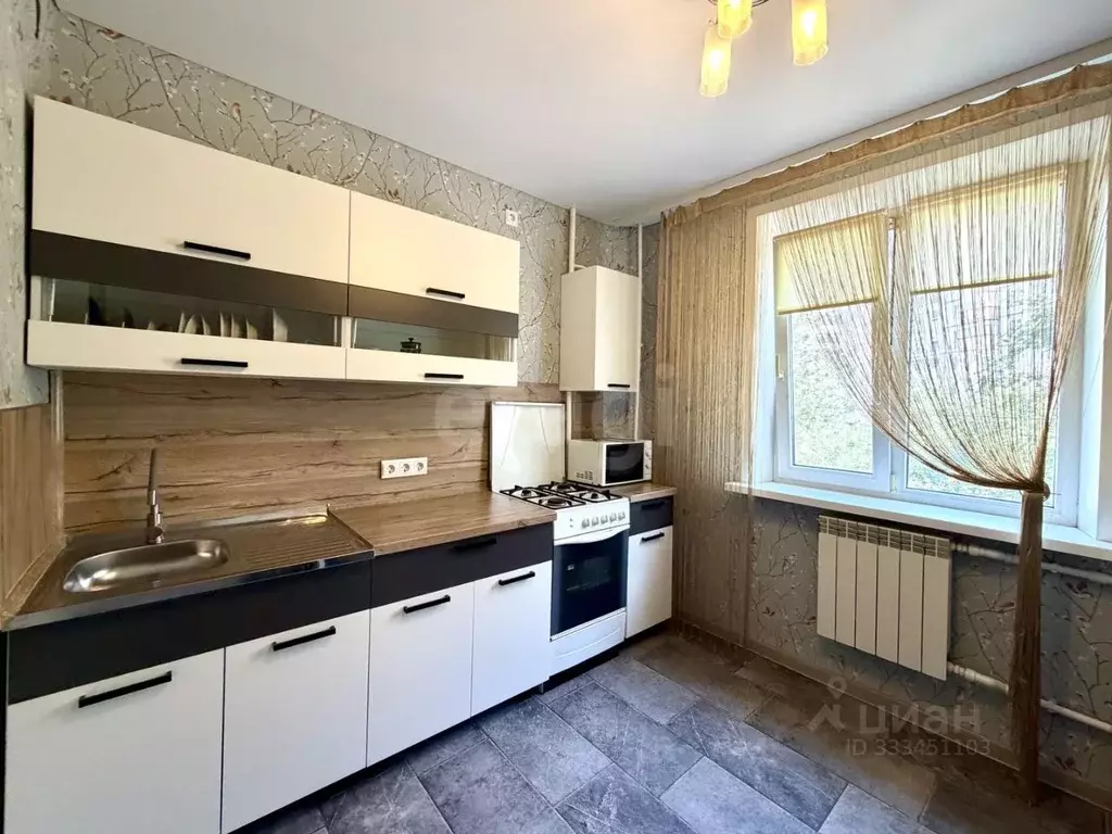 3-к кв. Белгородская область, Белгород ул. Щорса, 62 (71.0 м) - Фото 1