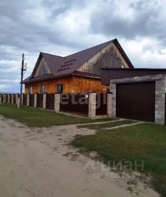 Дом в Алтайский край, Волчихинский район, Волчихинский сельсовет, с. ... - Фото 1