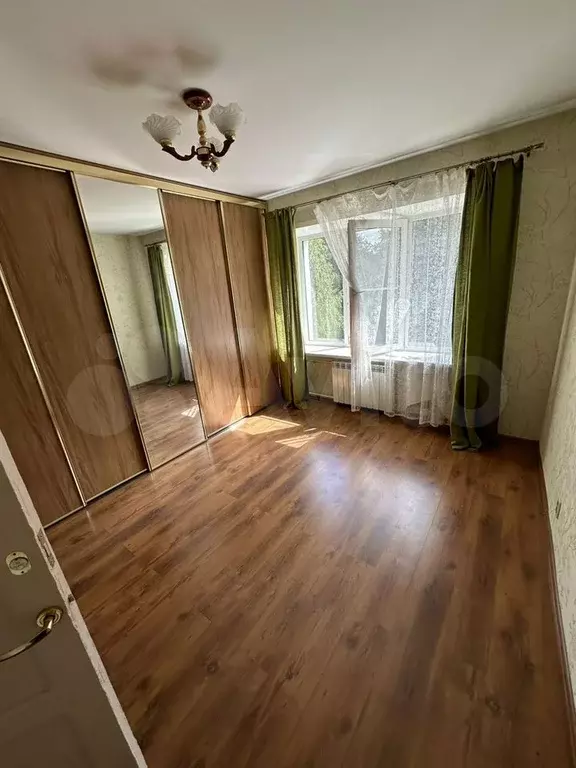 Комната 15,4 м в 5-к., 4/4 эт. - Фото 1