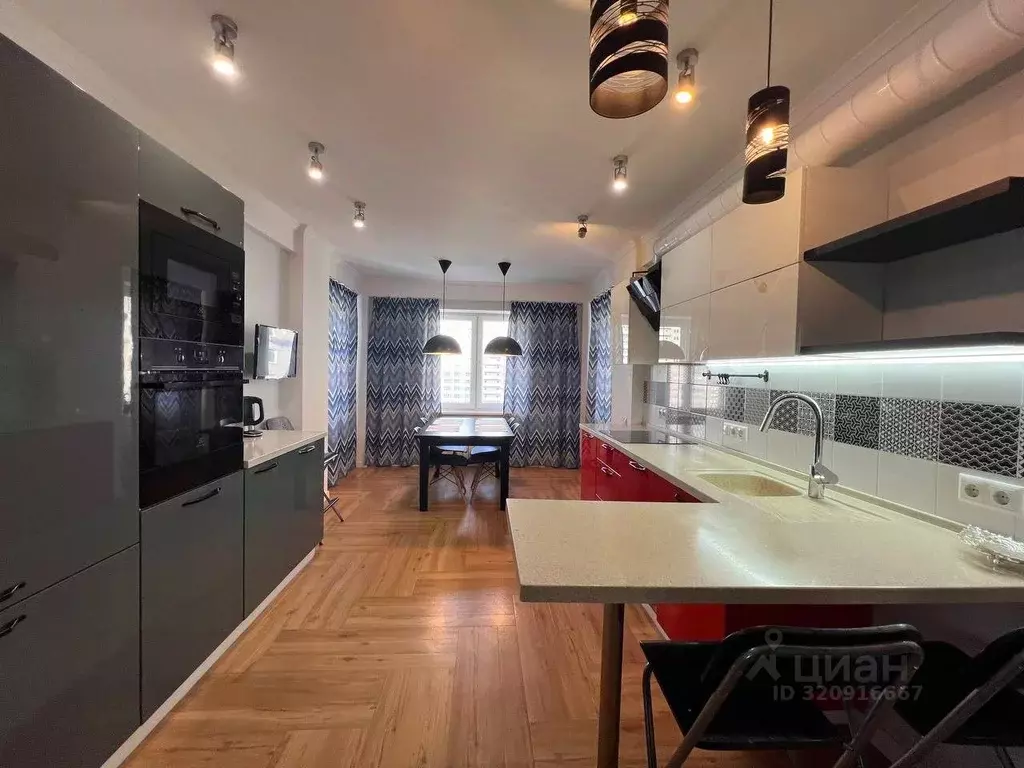 3-к кв. Челябинская область, Челябинск ул. Труда, 162 (100.0 м) - Фото 1