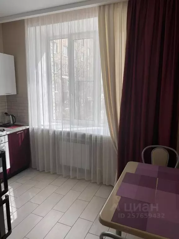2-к кв. Вологодская область, Череповец ул. Ленина, 98Б (60.0 м) - Фото 1