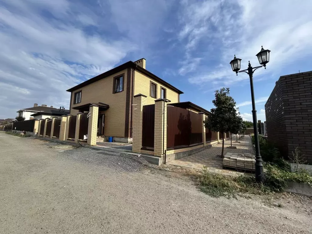 Дом в Ростовская область, Ростов-на-Дону ул. Малиновского (202 м) - Фото 1