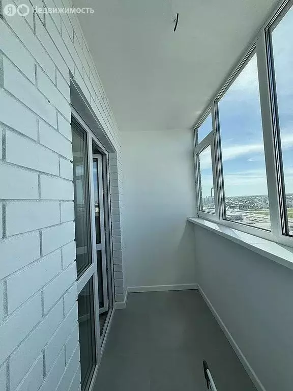 Квартира-студия: Тюмень, улица Раушана Абдуллина, 6к1 (28.5 м) - Фото 1