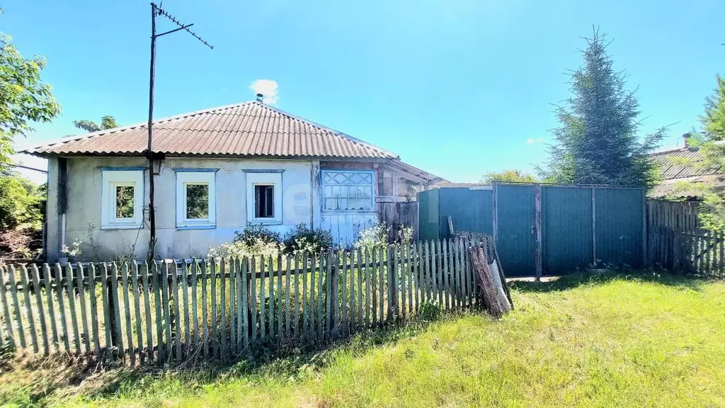 Дом в Белгородская область, Валуйский муниципальный округ, с. ... - Фото 1