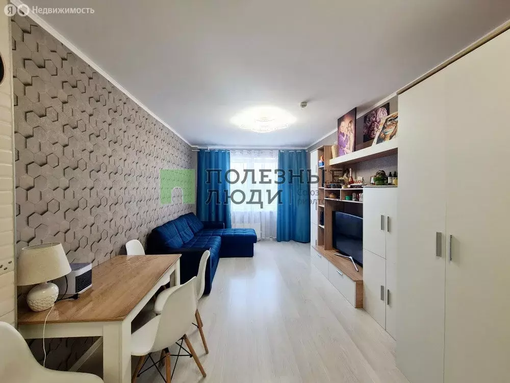 2-комнатная квартира: Красноярск, улица Лесников, 23 (41 м) - Фото 0