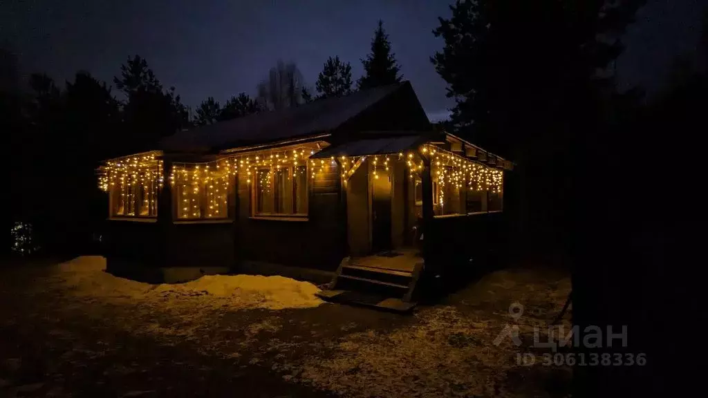 Дом в Новгородская область, Валдайский район, Рощинское с/пос, д. ... - Фото 1