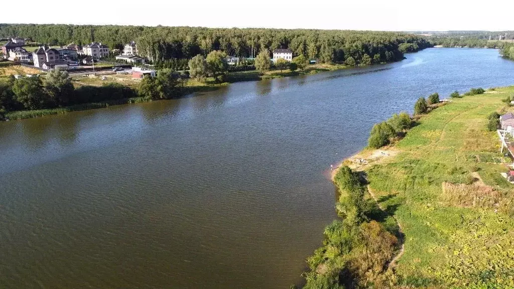 Участок в Московская область, Домодедово городской округ, д. Голубино ... - Фото 0