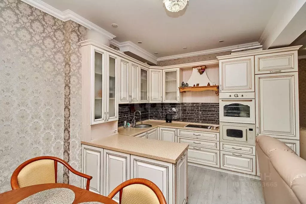 1-к кв. Тюменская область, Тюмень ул. Володарского, 47 (60.0 м) - Фото 1