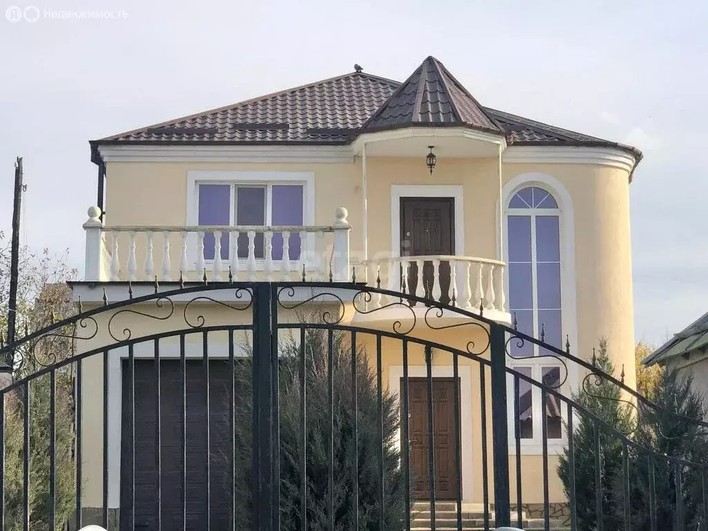 Дом в Белгород, Красноармейская улица (208 м) - Фото 1