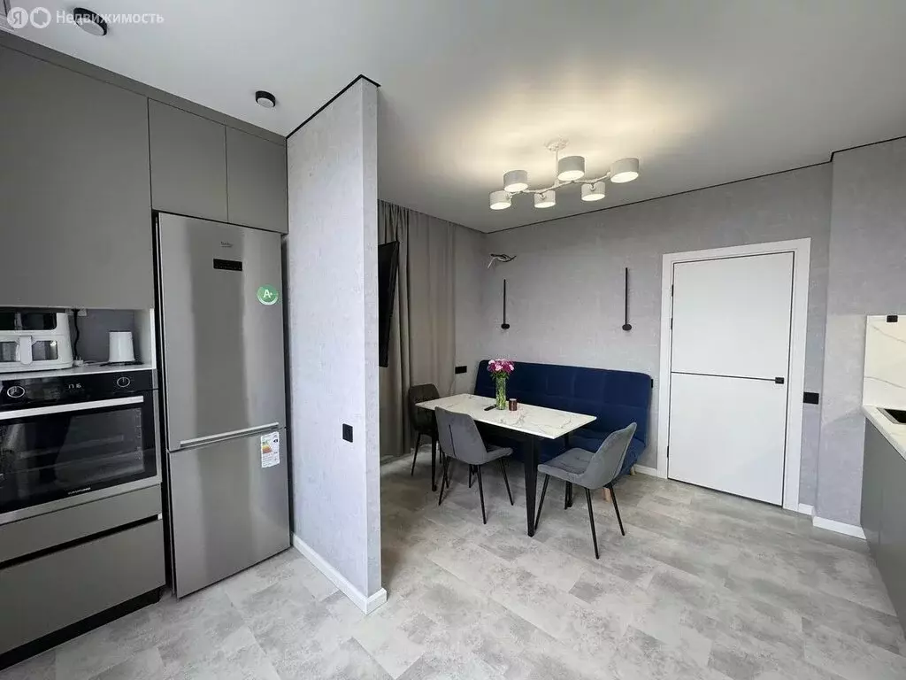 3-комнатная квартира: Астрахань, улица Трофимова, 7Ак1 (62 м) - Фото 1