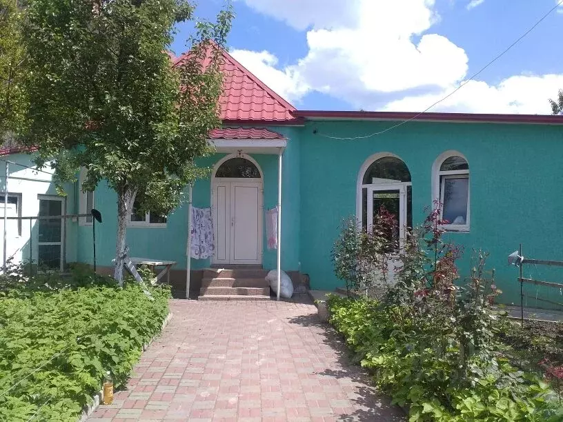 Дом в Крым, Симферополь ул. Маршала Рыбалко, 31 (50 м) - Фото 1
