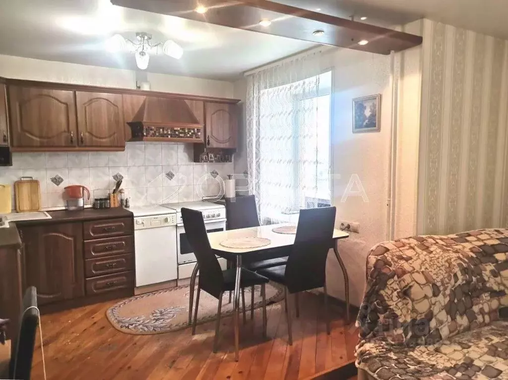 3-к кв. Тюменская область, Тюмень ул. Федюнинского, 7а (86.0 м) - Фото 1