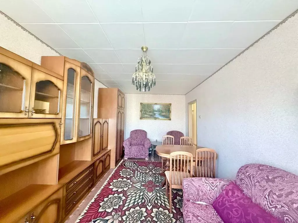 3-к кв. Челябинская область, Челябинск ул. Молодогвардейцев, 68 (62.3 ... - Фото 0
