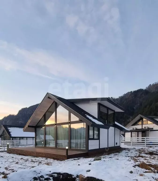 Участок в Алтай, Чемальский район, с. Чепош Чемальский тракт, 15-й км ... - Фото 1