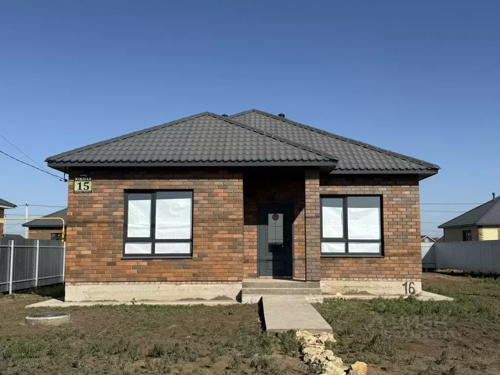 Дом в Оренбургская область, Оренбургский район, с. Нежинка ул. ... - Фото 1