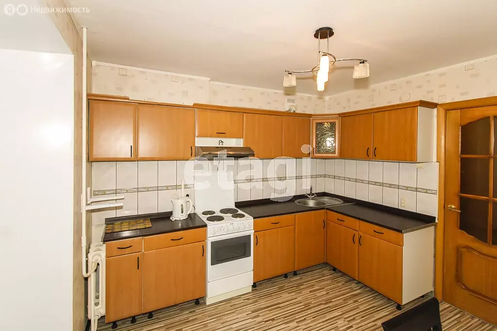 3-комнатная квартира: Тюмень, улица Федюнинского, 19 (73.7 м) - Фото 1