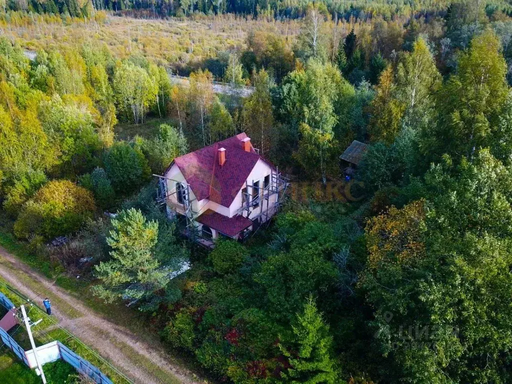 Дом в Ленинградская область, Кингисеппский район, Нежновское с/пос, д. ... - Фото 0