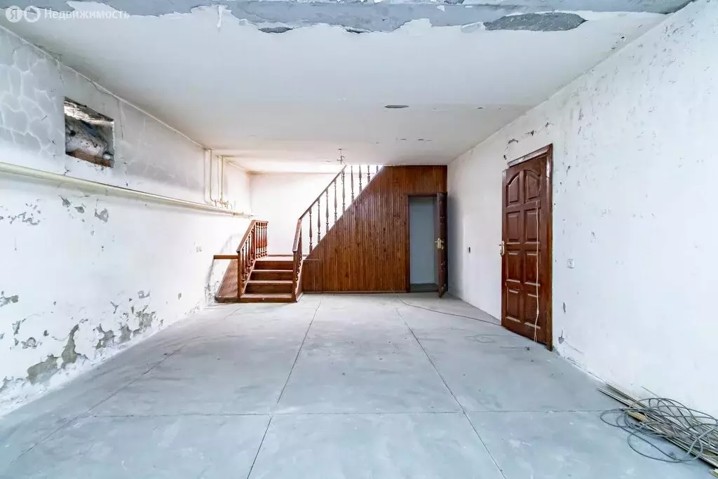 7-комнатная квартира: Тюмень, улица Кирова, 6 (221.8 м) - Фото 0