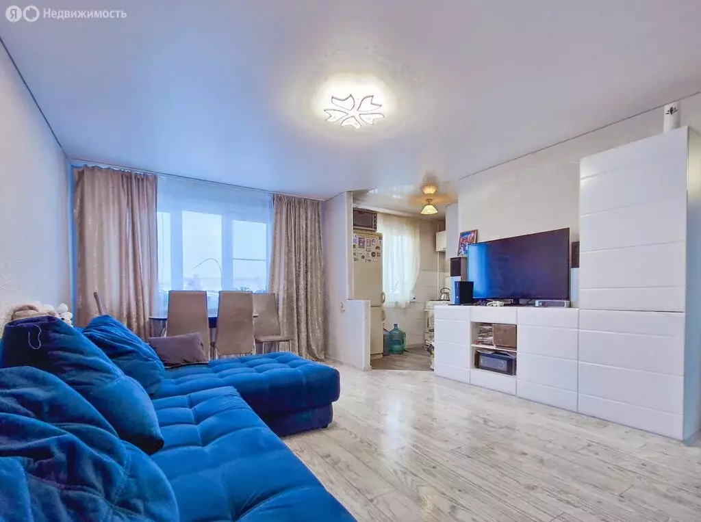 3-комнатная квартира: Первоуральск, улица Ватутина, 52 (56 м) - Фото 1