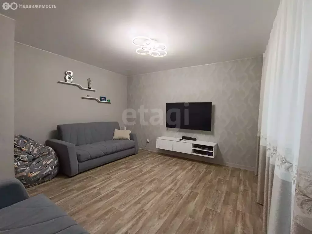 3-комнатная квартира: Ижевск, улица А.Н. Сабурова, 23А (57.1 м) - Фото 1