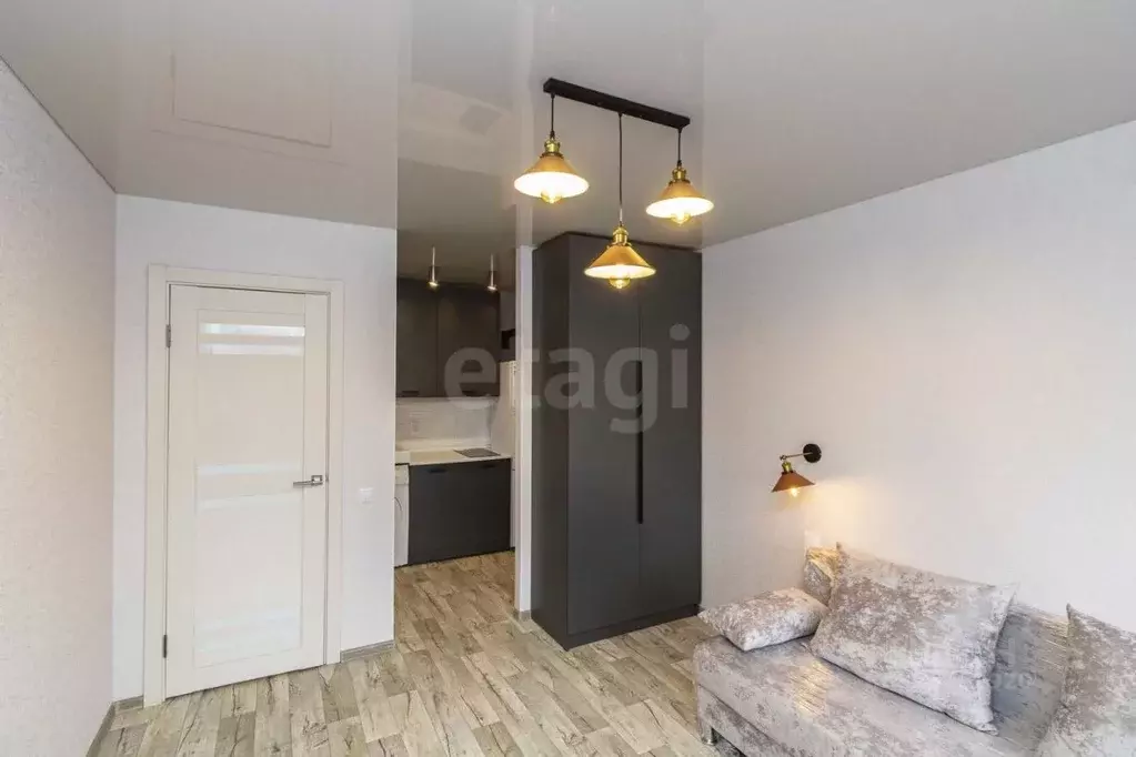 Студия Тюменская область, Тюмень ул. Республики, 212 (17.5 м) - Фото 1