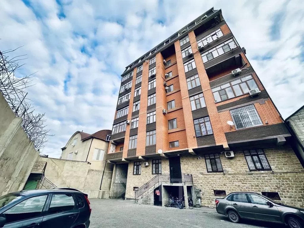 2-к кв. Дагестан, Махачкала ул. Абдуллы Гаджиева, 95 (75.0 м) - Фото 1