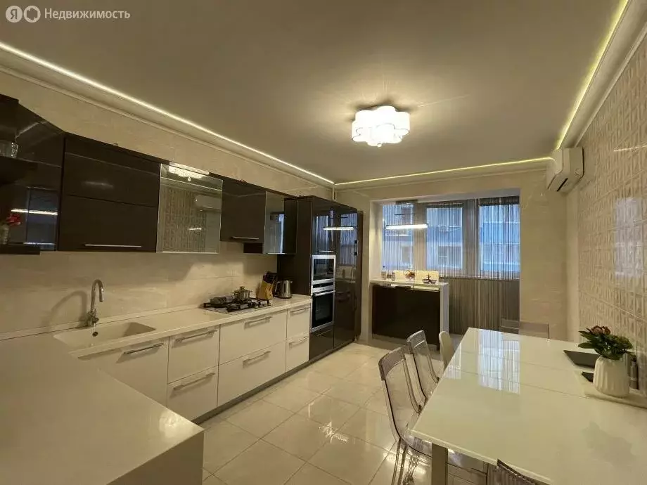 3-комнатная квартира: Самара, улица Академика Платонова, 8 (120 м) - Фото 1
