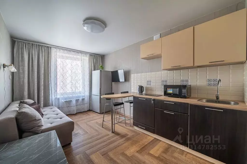 1-к кв. Свердловская область, Екатеринбург ул. Смазчиков, 3 (45.0 м) - Фото 1