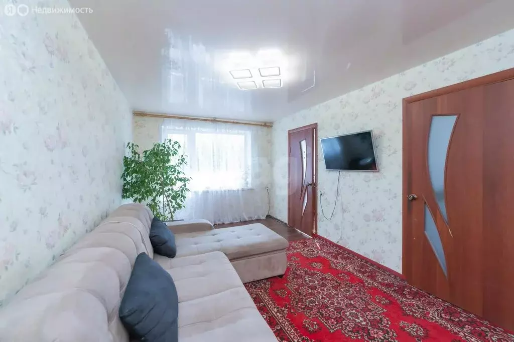 4-комнатная квартира: Пермь, улица Карпинского, 51А (61.1 м) - Фото 1