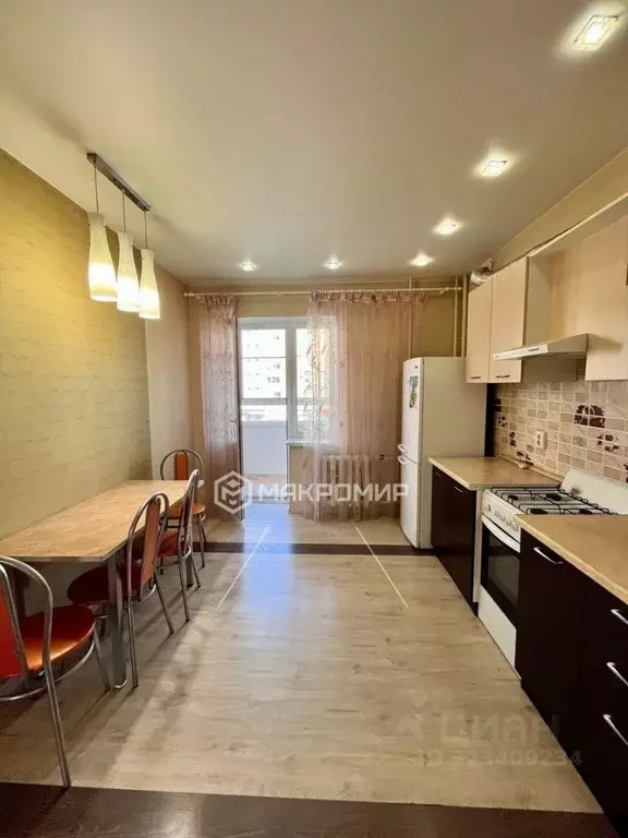 2-к кв. Кировская область, Киров ул. Молодой Гвардии, 90 (77.0 м) - Фото 1