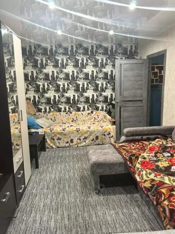 1-к кв. Омская область, Омск просп. Космический, 16А (29.0 м) - Фото 0