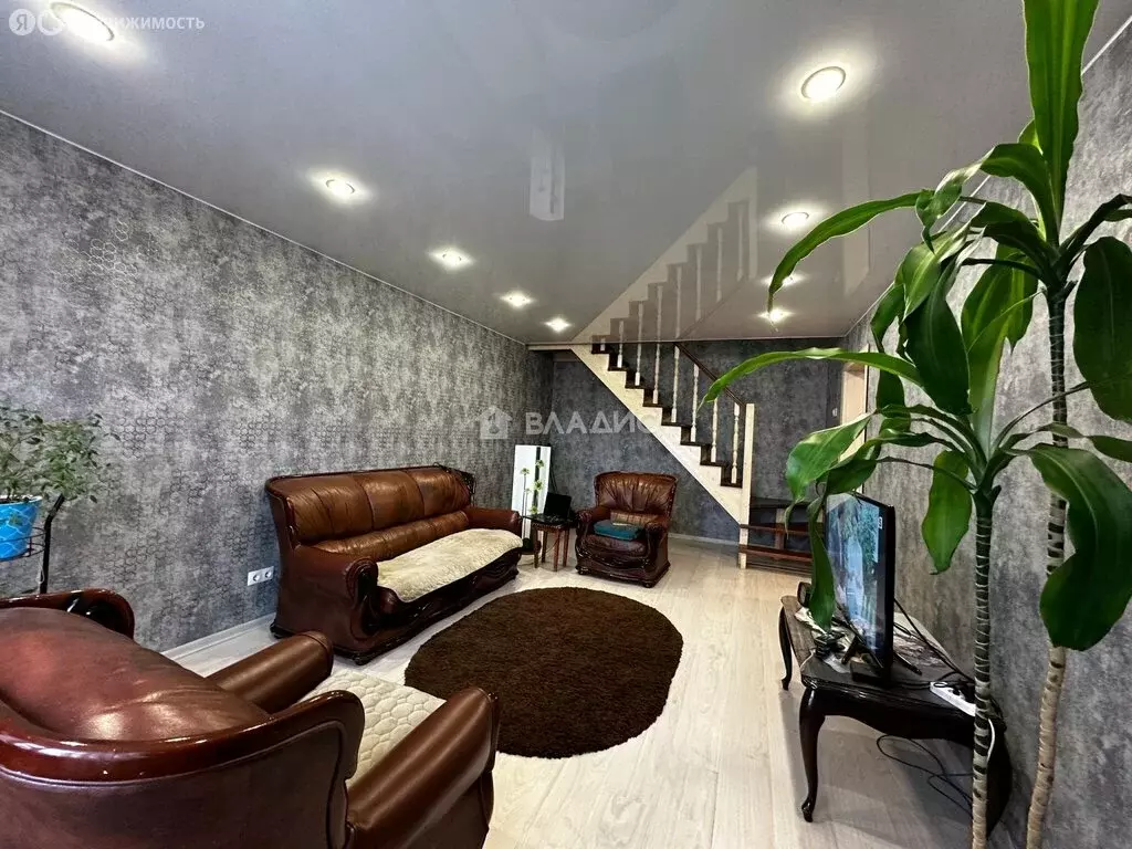 4-комнатная квартира: Вологда, улица Петина, 4 (120 м) - Фото 1