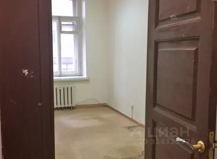 Торговая площадь в Санкт-Петербург Дегтярная ул., 5-7 (23 м) - Фото 1
