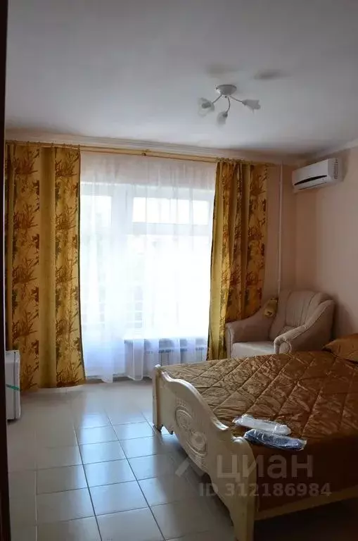 Комната Краснодарский край, Геленджик ул. Крылова, 8 - Фото 1