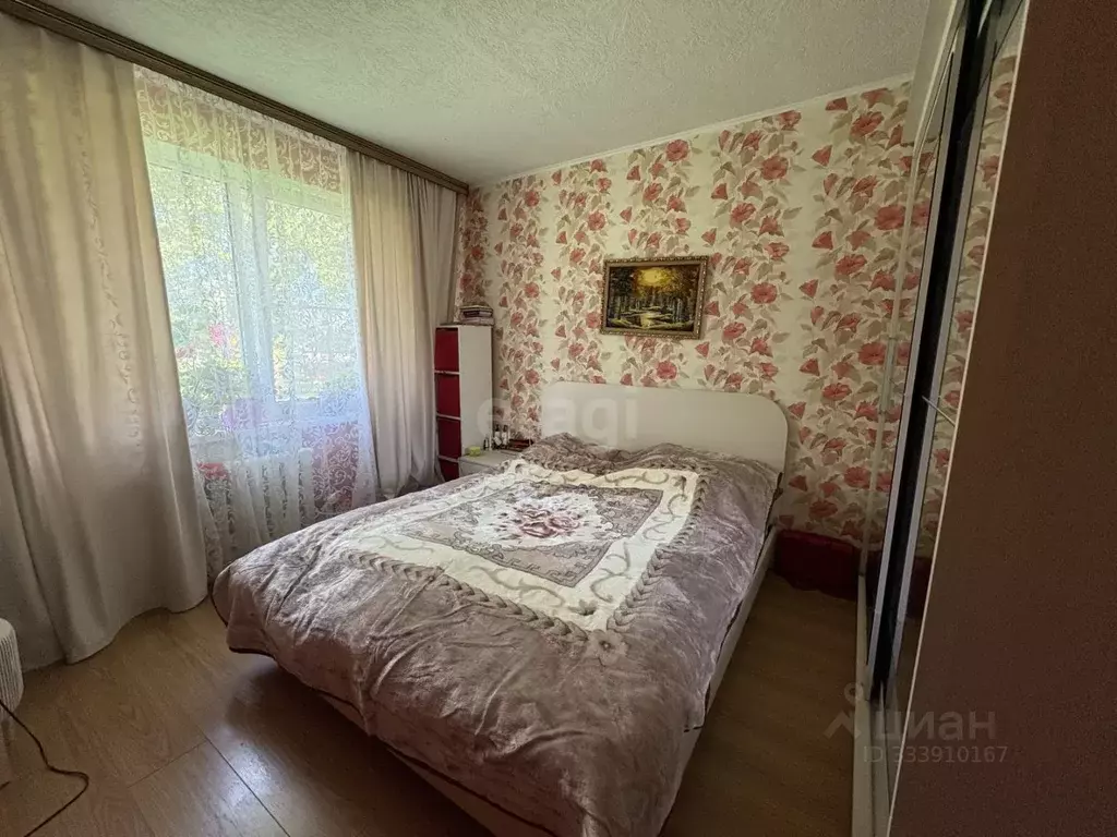 3-к кв. Псковская область, Остров ул. Апакидзе, 6 (62.4 м) - Фото 1
