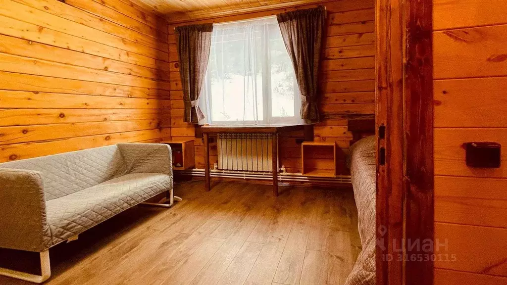 Комната Алтай, Улаганский район, с. Акташ Ленинская ул., 63А (18.0 м) - Фото 1